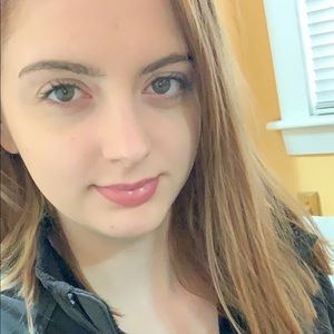 Meet your Posher, Danika